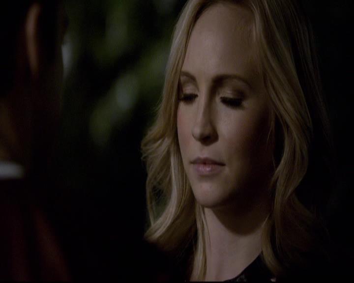 VampireDiariesWorld-dot-org_2x12TheDecent1598.jpg