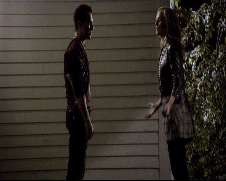 VampireDiariesWorld-dot-org_2x12TheDecent1612.jpg