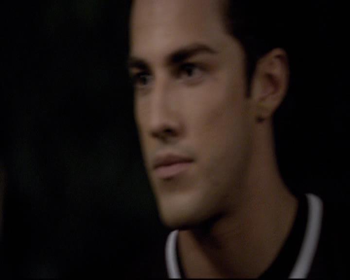 VampireDiariesWorld-dot-org_2x12TheDecent1624.jpg
