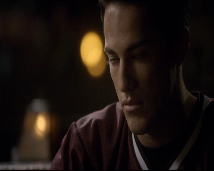 VampireDiariesWorld-dot-org_2x12TheDecent1929.jpg
