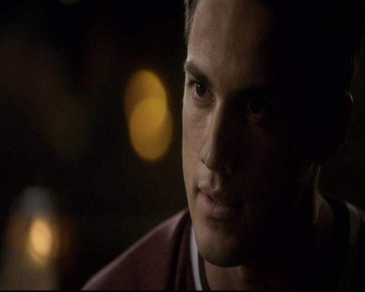 VampireDiariesWorld-dot-org_2x12TheDecent1964.jpg