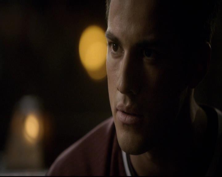 VampireDiariesWorld-dot-org_2x12TheDecent1969.jpg