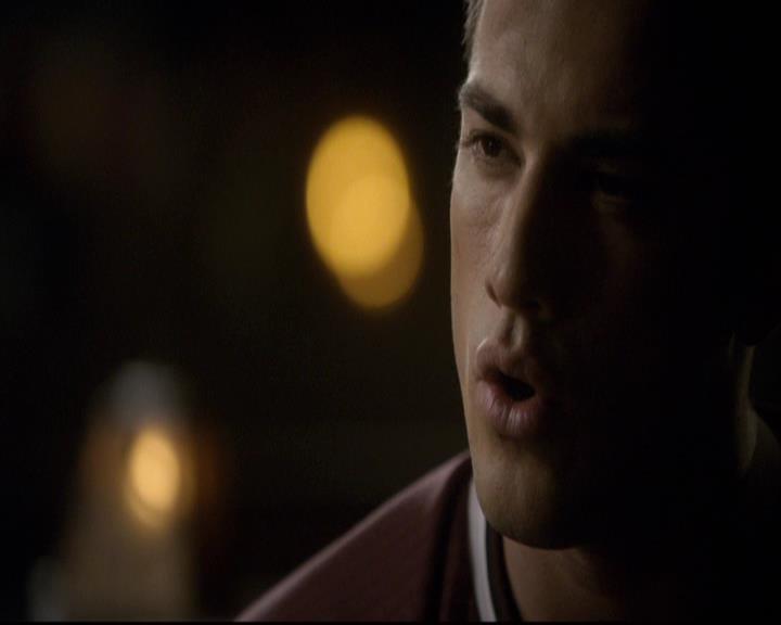 VampireDiariesWorld-dot-org_2x12TheDecent1978.jpg