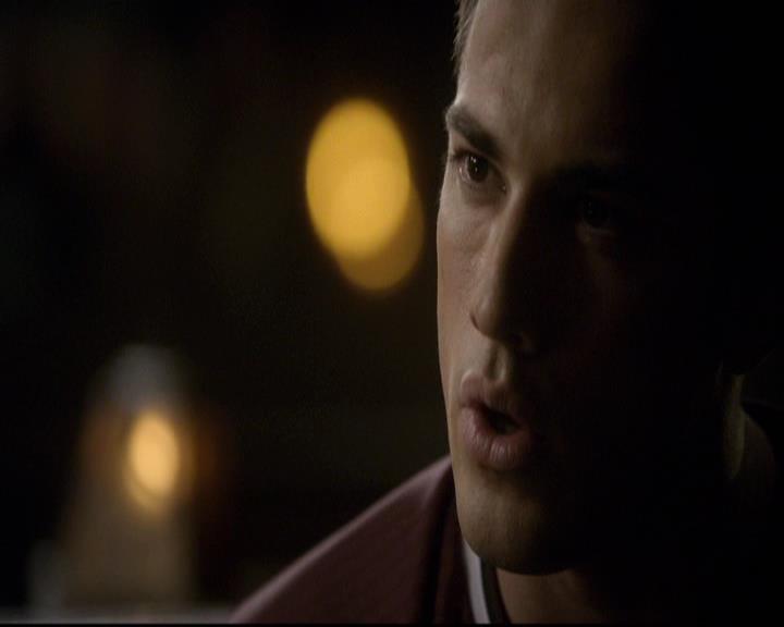 VampireDiariesWorld-dot-org_2x12TheDecent1979.jpg