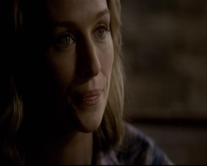 VampireDiariesWorld-dot-org_2x12TheDecent1980.jpg
