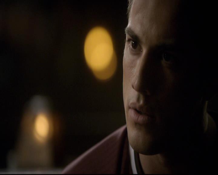 VampireDiariesWorld-dot-org_2x12TheDecent1982.jpg