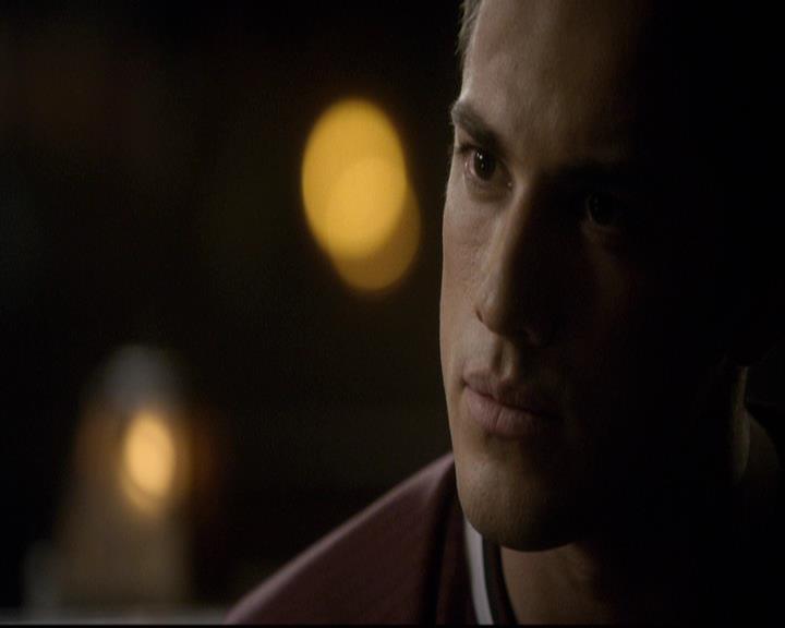 VampireDiariesWorld-dot-org_2x12TheDecent1983.jpg