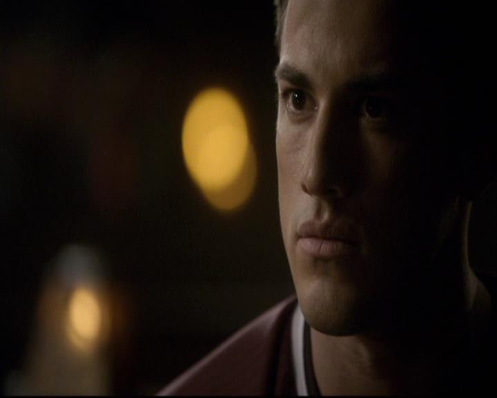 VampireDiariesWorld-dot-org_2x12TheDecent1988.jpg