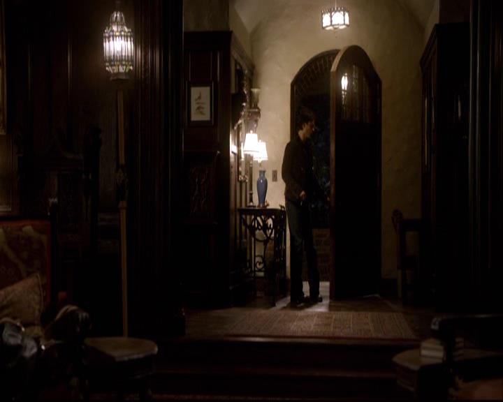 VampireDiariesWorld-dot-org_2x12TheDecent1990.jpg
