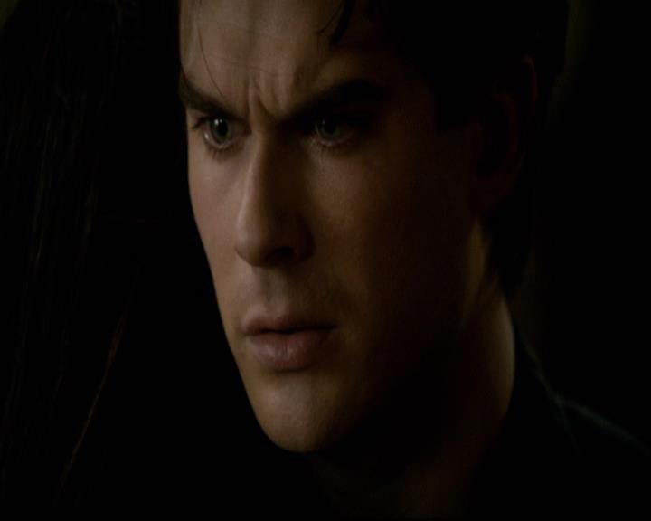 VampireDiariesWorld-dot-org_2x12TheDecent2077.jpg