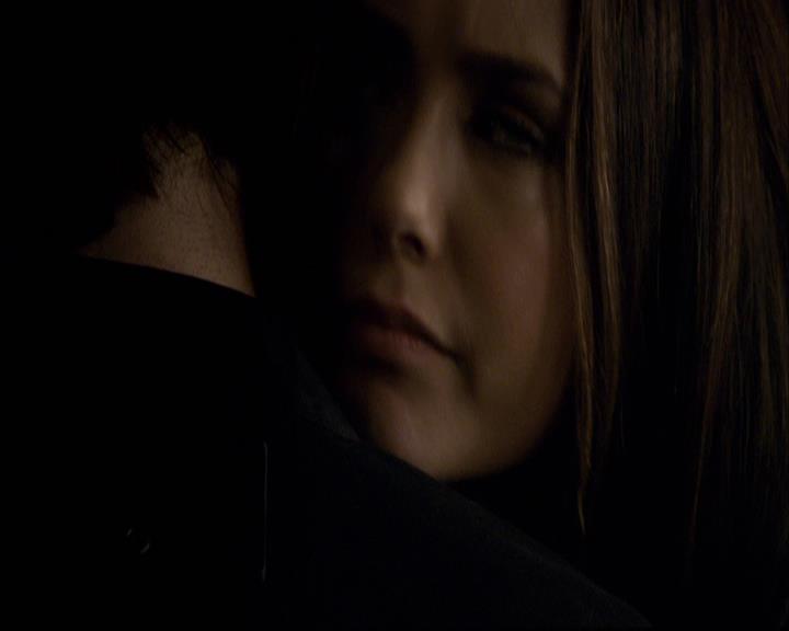 VampireDiariesWorld-dot-org_2x12TheDecent2079.jpg