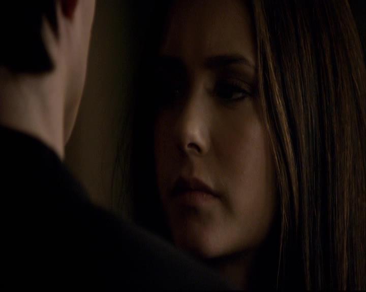 VampireDiariesWorld-dot-org_2x12TheDecent2082.jpg