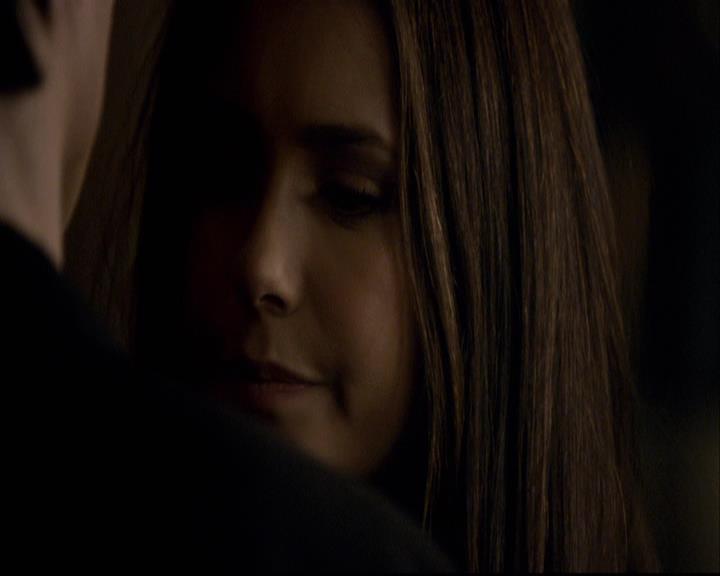 VampireDiariesWorld-dot-org_2x12TheDecent2084.jpg