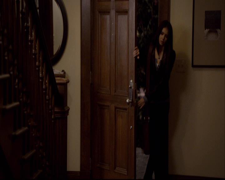VampireDiariesWorld-dot-org_2x12TheDecent2090.jpg