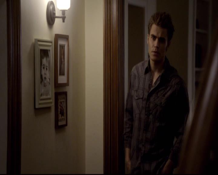 VampireDiariesWorld-dot-org_2x12TheDecent2095.jpg