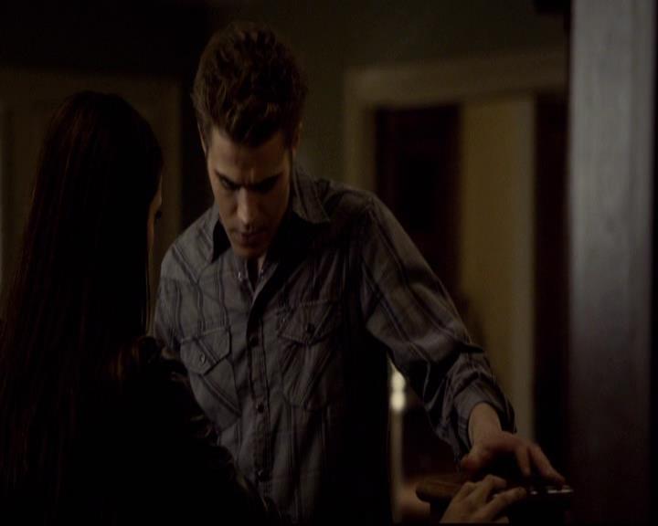 VampireDiariesWorld-dot-org_2x12TheDecent2100.jpg