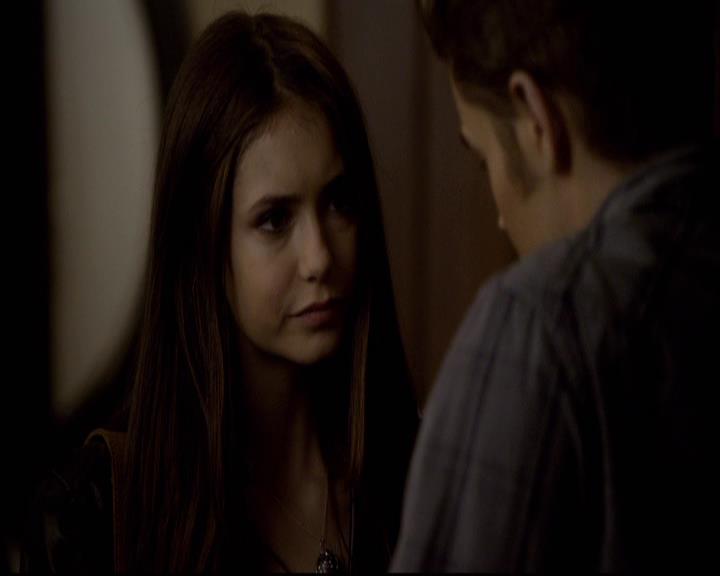 VampireDiariesWorld-dot-org_2x12TheDecent2106.jpg