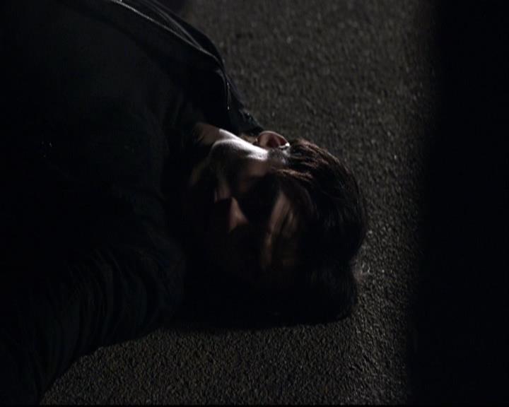 VampireDiariesWorld-dot-org_2x12TheDecent2146.jpg