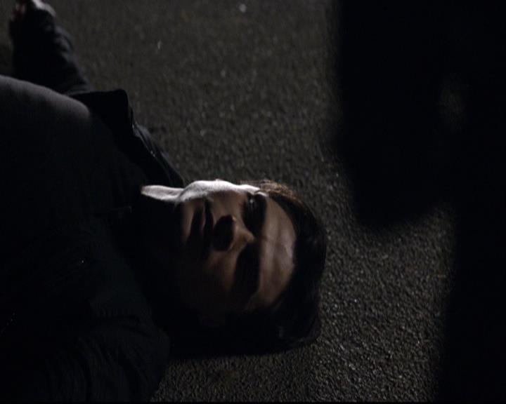 VampireDiariesWorld-dot-org_2x12TheDecent2150.jpg