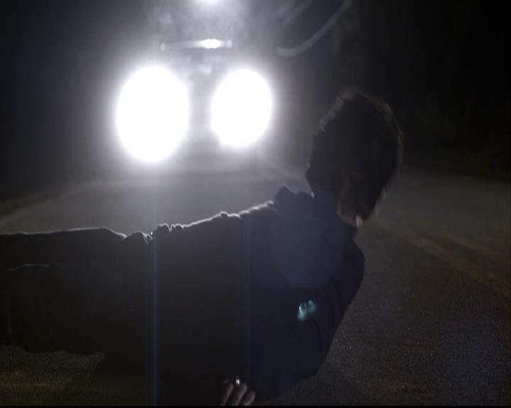 VampireDiariesWorld-dot-org_2x12TheDecent2154.jpg