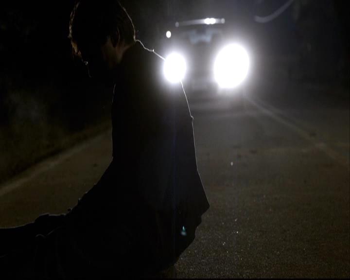 VampireDiariesWorld-dot-org_2x12TheDecent2156.jpg