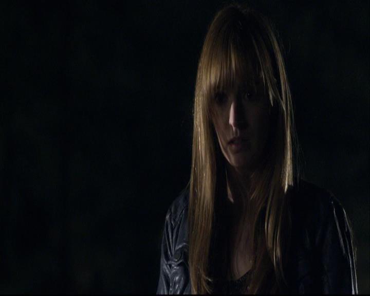 VampireDiariesWorld-dot-org_2x12TheDecent2161.jpg