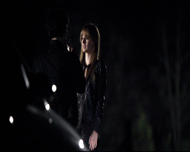 VampireDiariesWorld-dot-org_2x12TheDecent2188.jpg