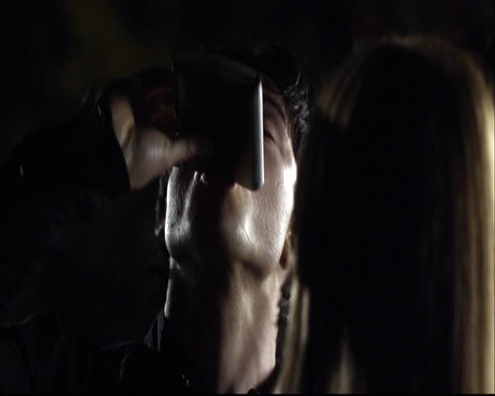 VampireDiariesWorld-dot-org_2x12TheDecent2189.jpg