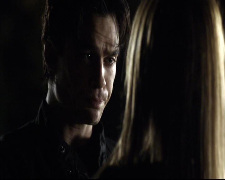 VampireDiariesWorld-dot-org_2x12TheDecent2190.jpg
