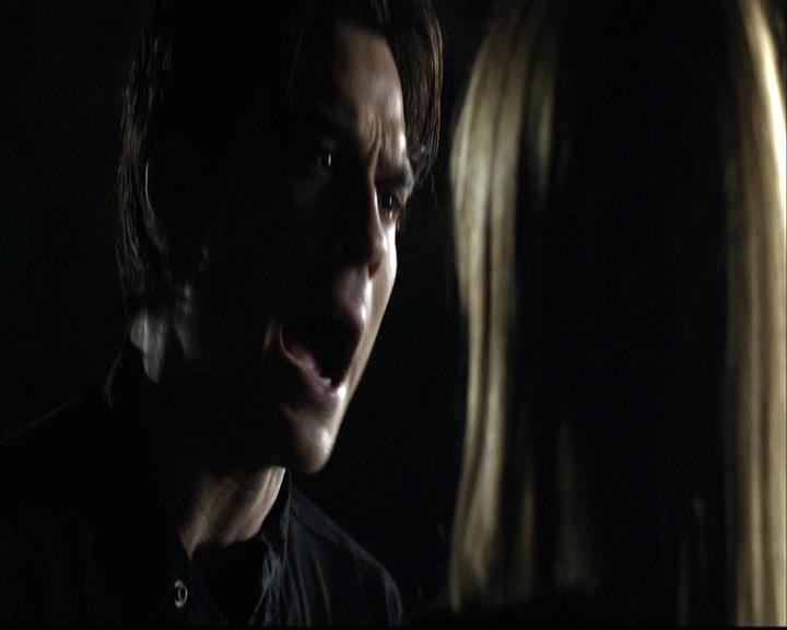 VampireDiariesWorld-dot-org_2x12TheDecent2210.jpg