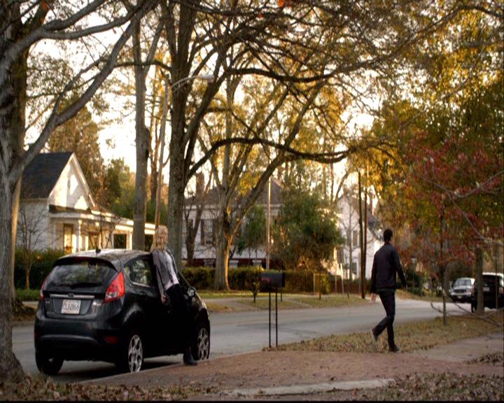 VampireDiariesWorld-dot-org_2x13DaddyIssues0090.jpg