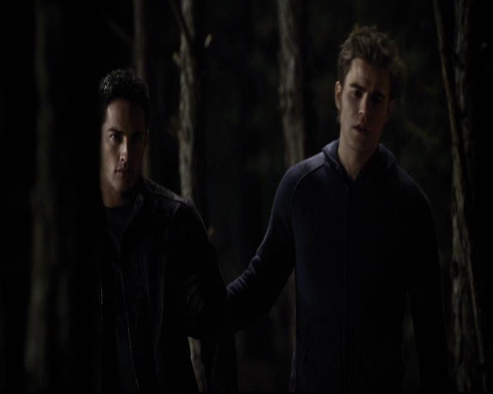 VampireDiariesWorld-dot-org_2x13DaddyIssues1314.jpg