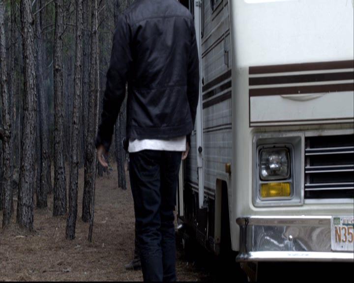 VampireDiariesWorld-dot-org_2x14CryingWolf0256.jpg
