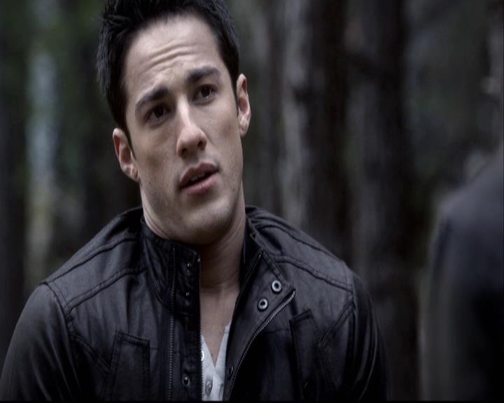 VampireDiariesWorld-dot-org_2x14CryingWolf0322.jpg