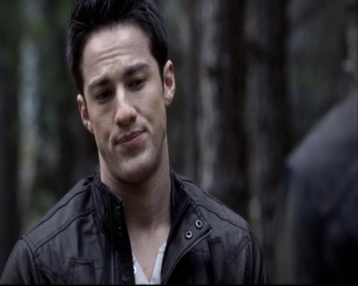 VampireDiariesWorld-dot-org_2x14CryingWolf0323.jpg