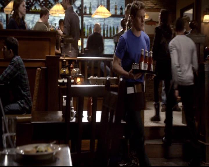 VampireDiariesWorld-dot-org_2x14CryingWolf0349.jpg