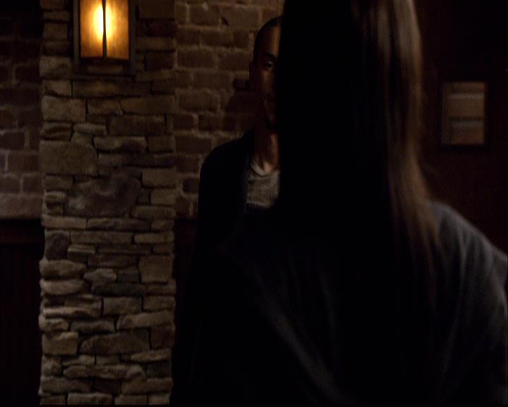 VampireDiariesWorld-dot-org_2x14CryingWolf0621.jpg