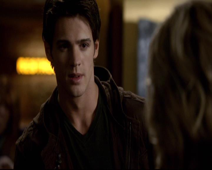 VampireDiariesWorld-dot-org_2x14CryingWolf0643.jpg