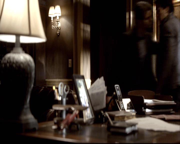 VampireDiariesWorld-dot-org_2x14CryingWolf0809.jpg