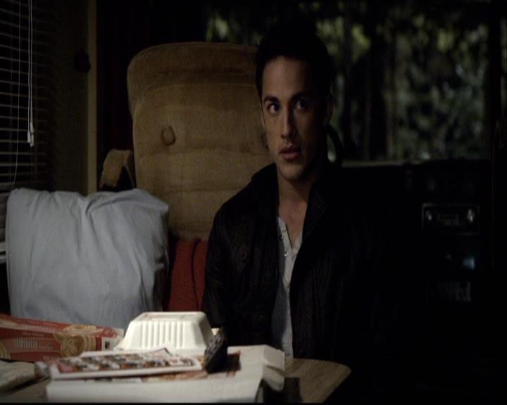 VampireDiariesWorld-dot-org_2x14CryingWolf1228.jpg