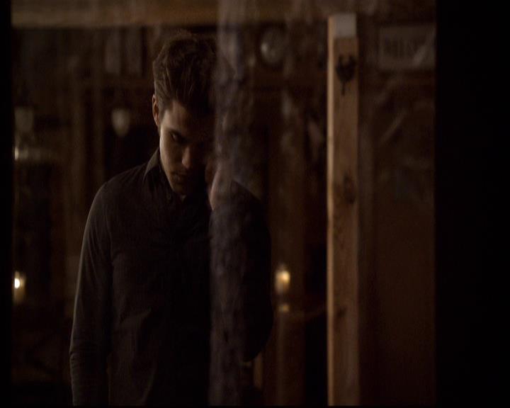 VampireDiariesWorld-dot-org_2x14CryingWolf1933.jpg