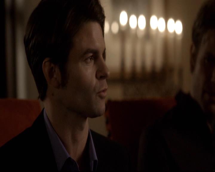 VampireDiariesWorld-dot-org_2x15TheDinnerParty1110.jpg