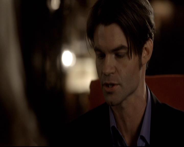 VampireDiariesWorld-dot-org_2x15TheDinnerParty1125.jpg