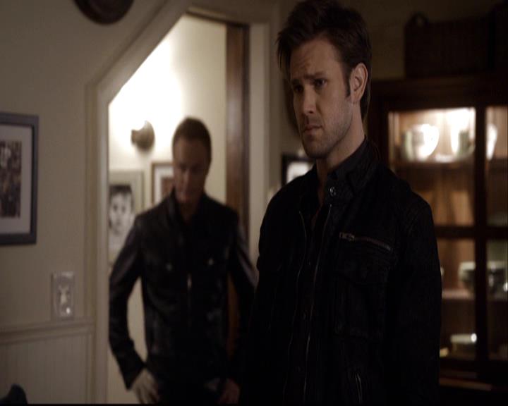 VampireDiariesWorld-dot-org_2x15TheDinnerParty2039.jpg