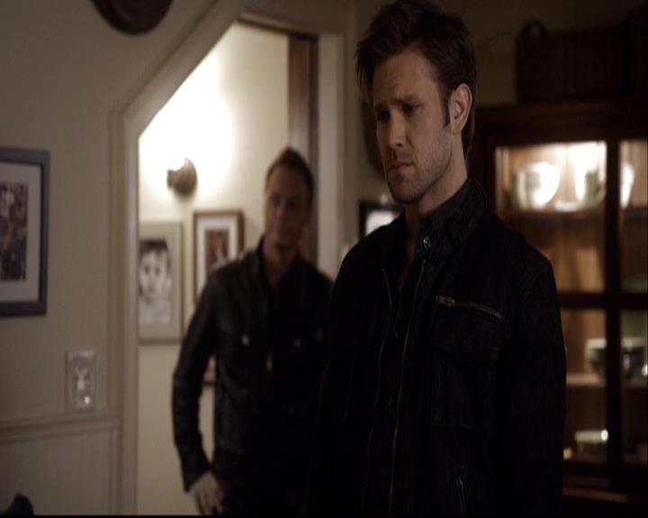 VampireDiariesWorld-dot-org_2x15TheDinnerParty2040.jpg
