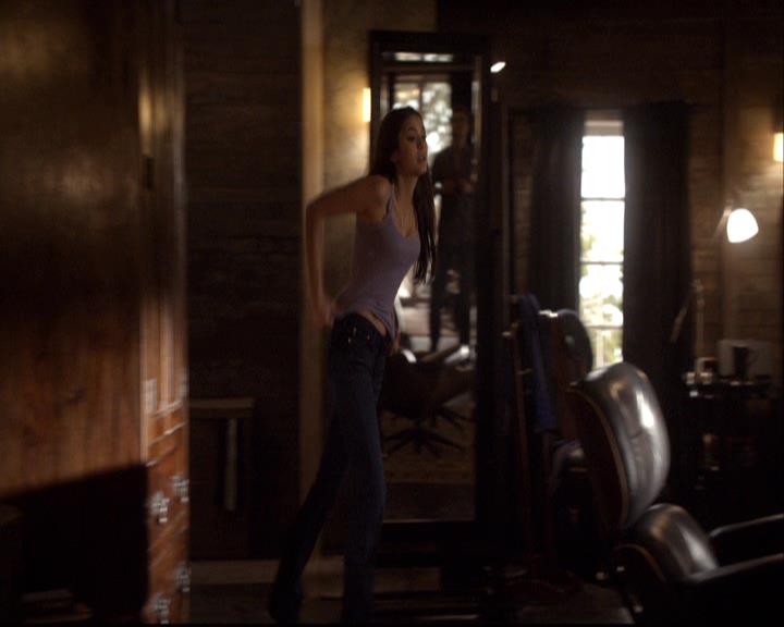 VampireDiariesWorld-dot-org_2x16TheHouseGuest0002.jpg