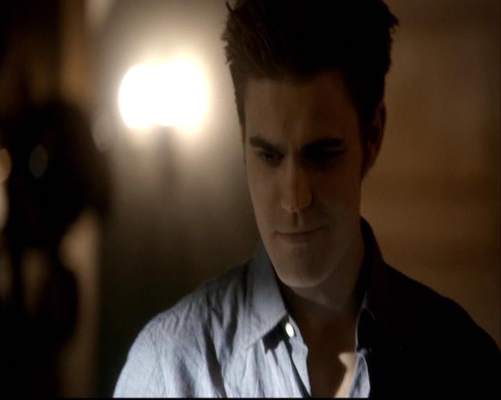 VampireDiariesWorld-dot-org_2x16TheHouseGuest0005.jpg