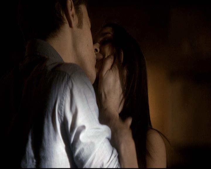 VampireDiariesWorld-dot-org_2x16TheHouseGuest0010.jpg