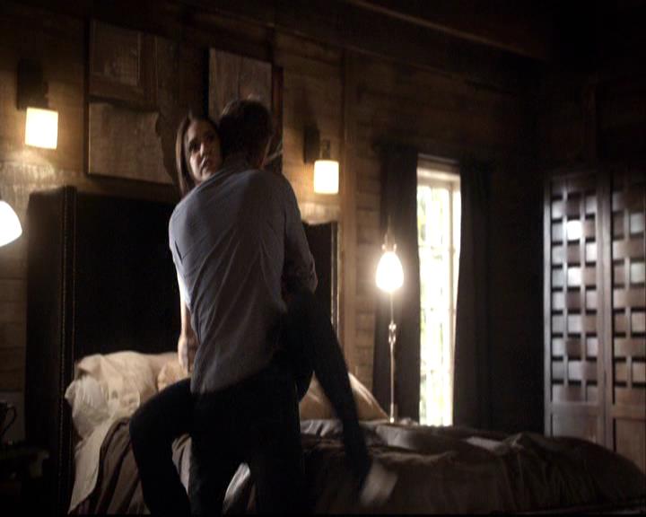 VampireDiariesWorld-dot-org_2x16TheHouseGuest0016.jpg