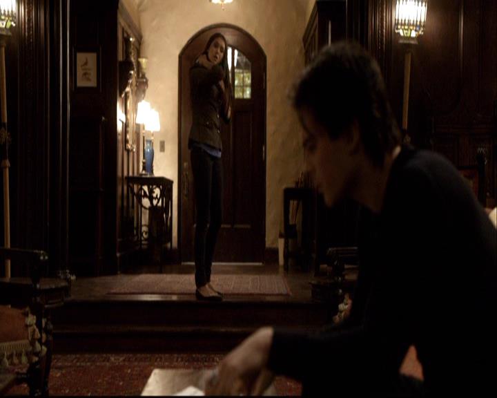 VampireDiariesWorld-dot-org_2x16TheHouseGuest0025.jpg